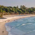 byron-bay-main-beach-tourism-australia-plus-belles-plages-australie
