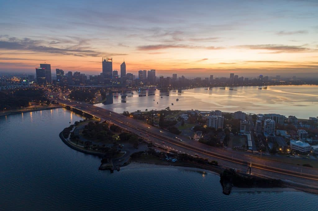 vue aérienne de la ville de Perth, un bon choix pour son arrivée en Australie